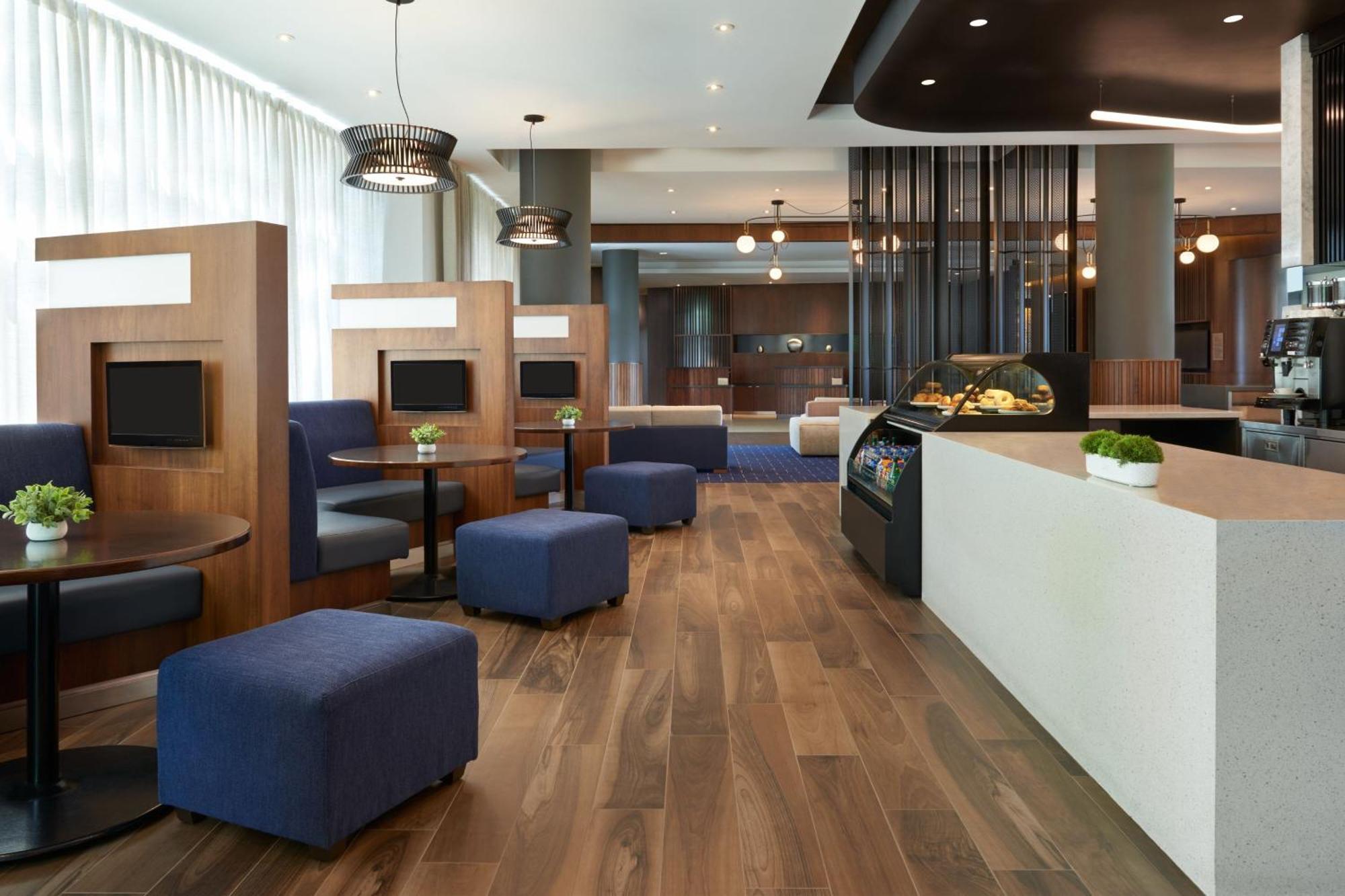 Residence Inn By Marriott Calgary Airport Екстериор снимка