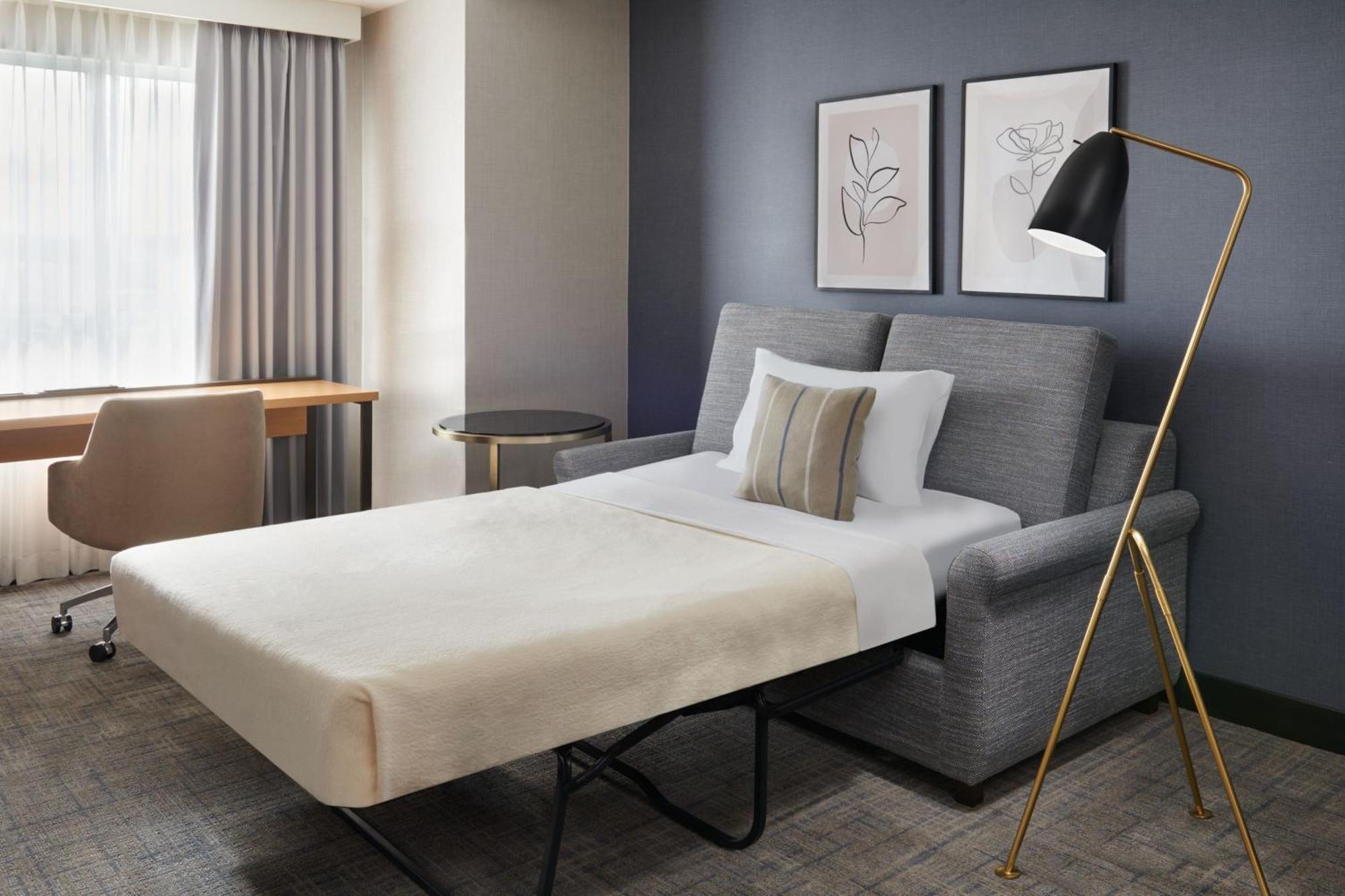 Residence Inn By Marriott Calgary Airport Екстериор снимка