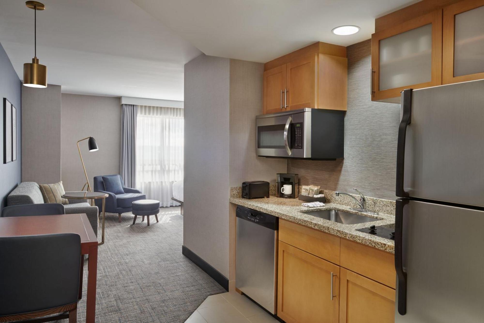 Residence Inn By Marriott Calgary Airport Екстериор снимка