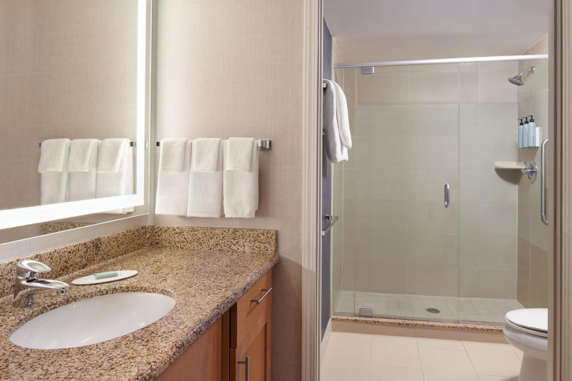 Residence Inn By Marriott Calgary Airport Екстериор снимка